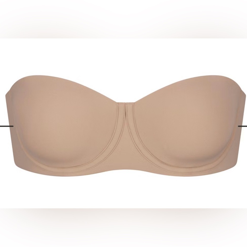 SKIMS 40H FITS EVERYBODY STRAPLESS BRA 40H tan NWOT
